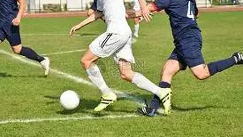 湖人赛季开篇表现卓越，勇士遭遇连续败绩位居末席